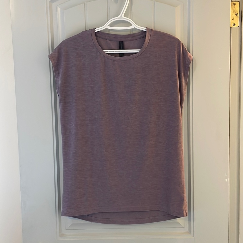 Sleeveless athletic top XS